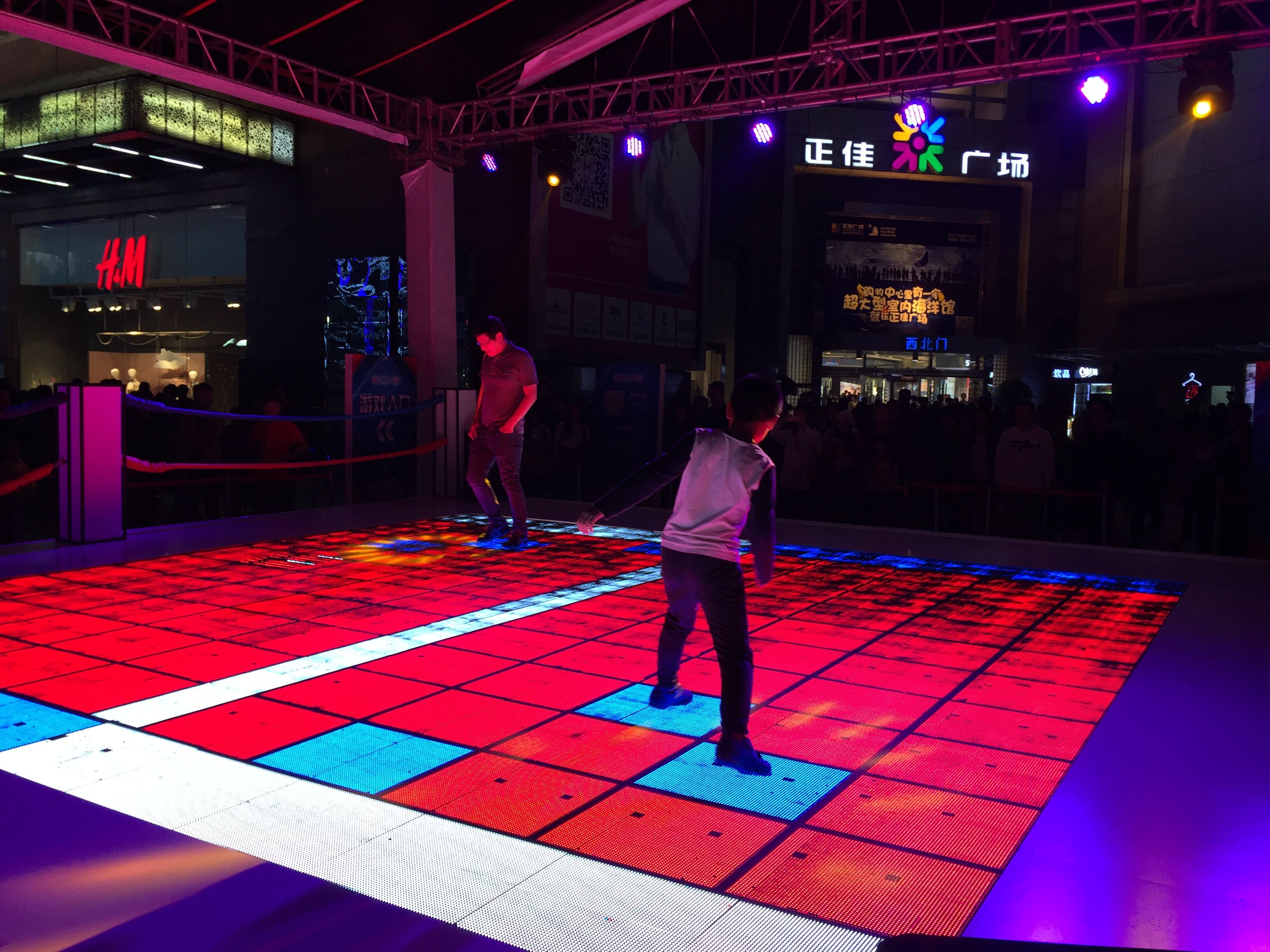 “规则擂台”以比拼身手敏捷性、强化合规意识的规则为核心理念，得到了参与市民的热捧。