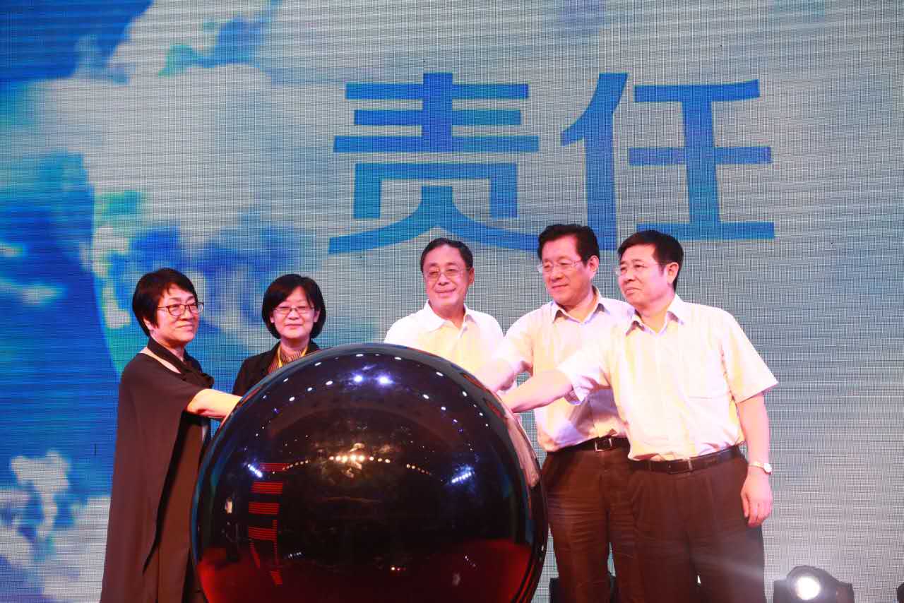 7月13日,2016年寻访大学生创业英雄活动启动仪式在吉林长春举办,广发证券股份有限公司党委书记、董事长孙树明(图中)参加了启动仪式。