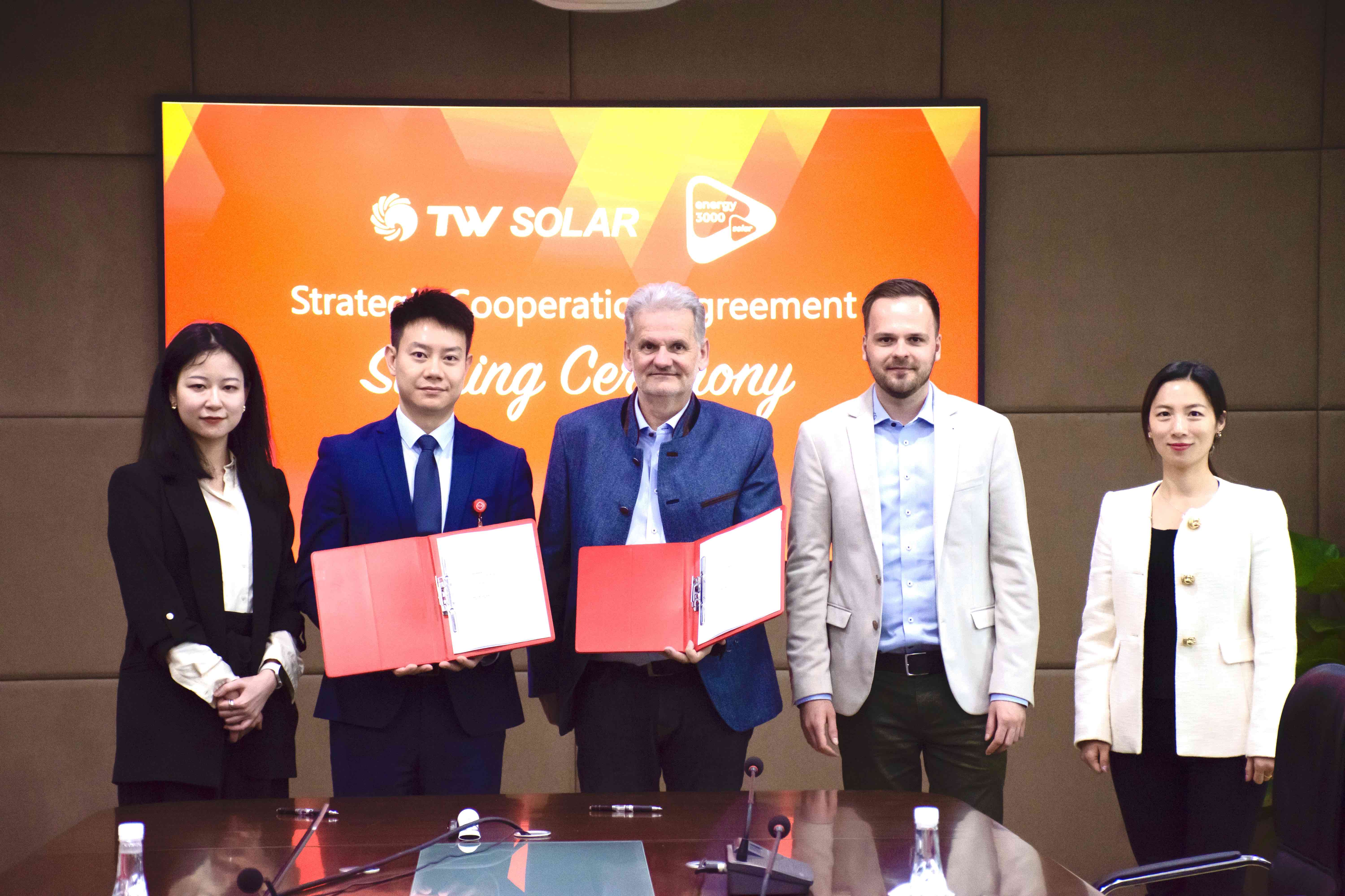 2023年2月25日，通威与Energy 3000 Solar GmbH签署1GW高效组件供应框架协议.jpg